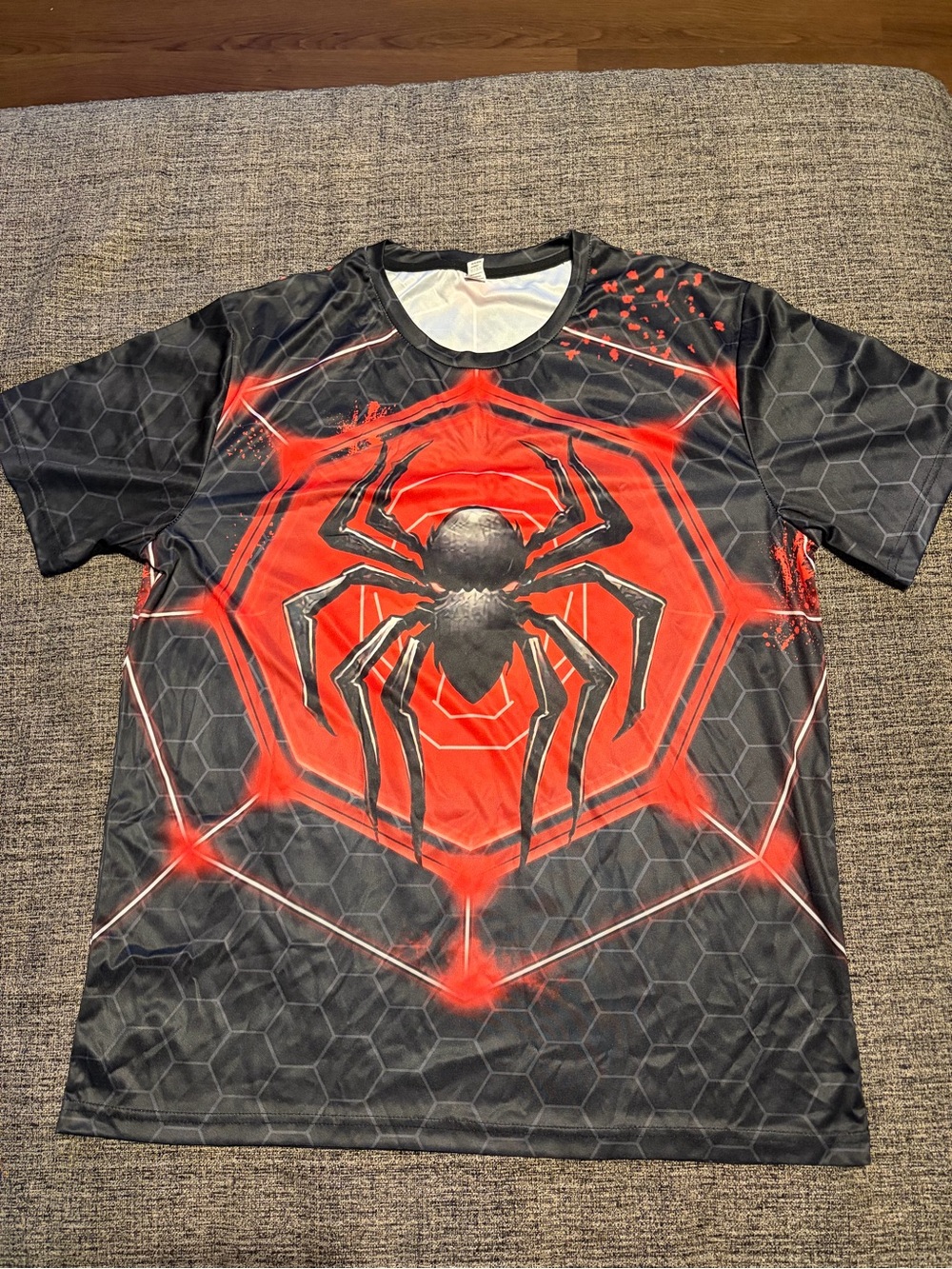 Men's Black and Red Spider Graphic Short-Sleeve Shirt